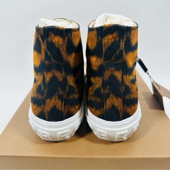 Burberry Jack 43/ US 10 High Top Sneaker in Tiger Print Orange Black NIB $720 - Picture 7 of 10